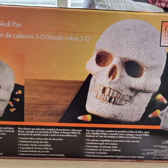Wilton 3-D Skull Cake Pan - Picture 2 of 4